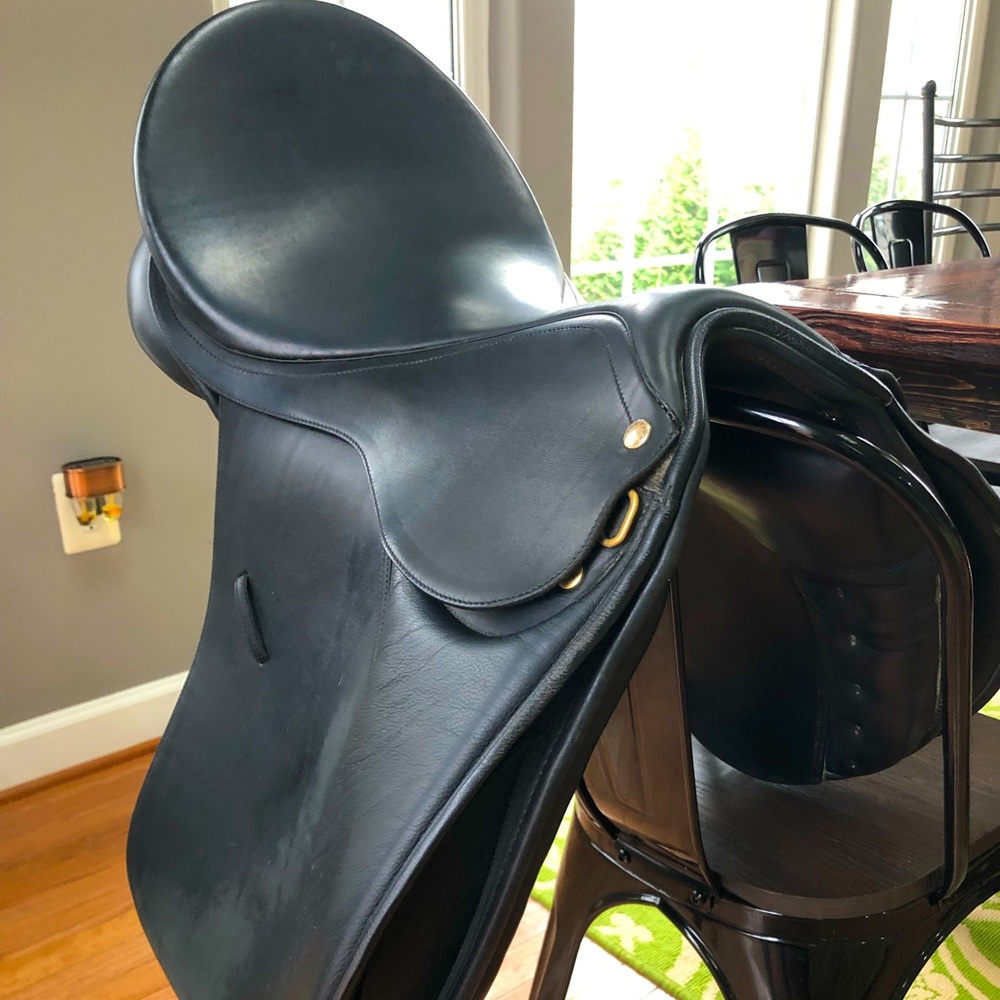 17.5” Medium Collegiate Convertible Dressage Saddle